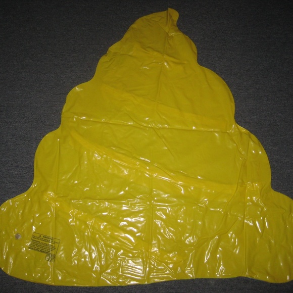 INFLATABLE RAINBOW POOP EMOJI 4X4' POOL FLOAT - Picture 4 of 5